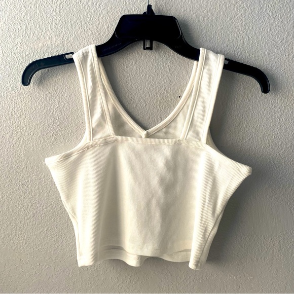 Solid White V Neck Tank Top | Size M (6) - Picture 2 of 3